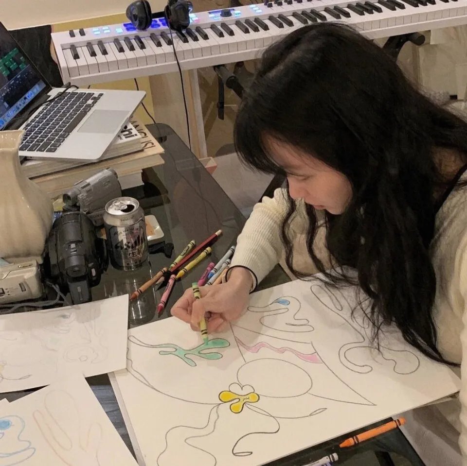 龙隐芳邻房客小姐请自重